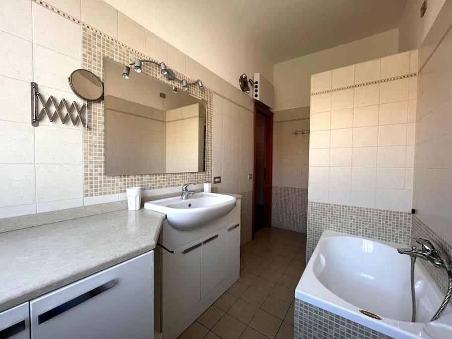 - Magistretti. Ampio Bilocale Apartamento